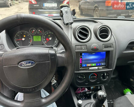 Червоний Форд Фієста, об'ємом двигуна 1.25 л та пробігом 230 тис. км за 3100 $, фото 14 на Automoto.ua