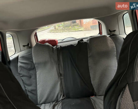 Червоний Форд Фієста, об'ємом двигуна 1.25 л та пробігом 230 тис. км за 3100 $, фото 13 на Automoto.ua