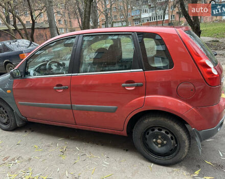 Червоний Форд Фієста, об'ємом двигуна 1.25 л та пробігом 230 тис. км за 3100 $, фото 4 на Automoto.ua