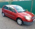 Красный Форд Фиеста, объемом двигателя 1.3 л и пробегом 190 тыс. км за 3800 $, фото 6 на Automoto.ua