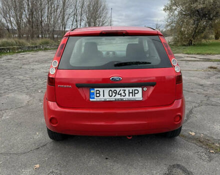 Красный Форд Фиеста, объемом двигателя 1.4 л и пробегом 210 тыс. км за 3650 $, фото 4 на Automoto.ua
