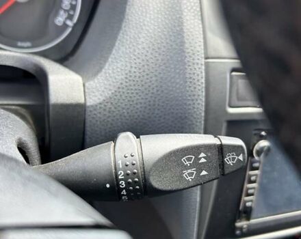 Форд Фиеста 2006 в Сумах на Automoto.ua Красный Форд Фиеста, объемом двигателя 1.39 л и пробегом 139 тыс. км за 5500 $, фото 22 на Automoto.ua