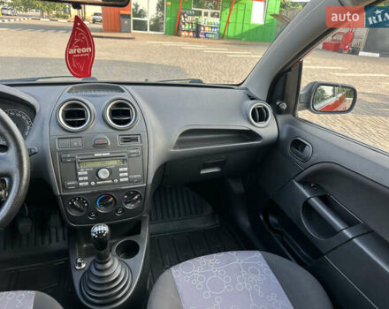 Красный Форд Фиеста, объемом двигателя 1.3 л и пробегом 207 тыс. км за 4900 $, фото 45 на Automoto.ua