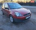 Красный Форд Фиеста, объемом двигателя 1.24 л и пробегом 200 тыс. км за 3600 $, фото 4 на Automoto.ua
