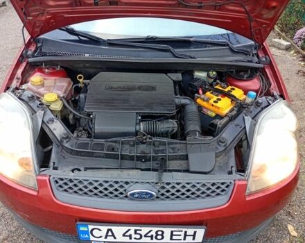 Красный Форд Фиеста, объемом двигателя 1.3 л и пробегом 190 тыс. км за 3800 $, фото 10 на Automoto.ua
