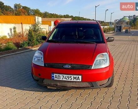 Красный Форд Фиеста, объемом двигателя 1.3 л и пробегом 230 тыс. км за 3200 $, фото 8 на Automoto.ua
