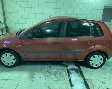 Червоний Форд Фієста, об'ємом двигуна 1.2 л та пробігом 200 тис. км за 3500 $, фото 3 на Automoto.ua