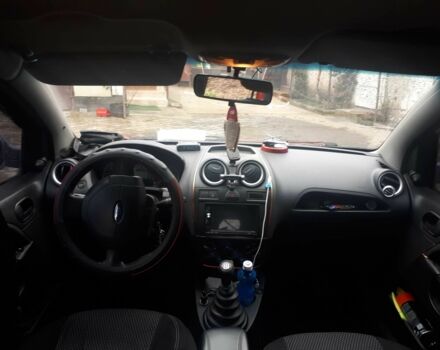 Форд Фиеста 2006 в Мукачеве на Automoto.ua Красный Форд Фиеста, объемом двигателя 1.4 л и пробегом 2 тыс. км за 3100 $, фото 4 на Automoto.ua