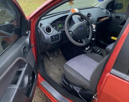Червоний Форд Фієста, об'ємом двигуна 1.2 л та пробігом 226 тис. км за 3600 $, фото 10 на Automoto.ua