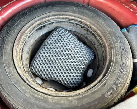 Форд Фиеста 2006 в Сумах на Automoto.ua Красный Форд Фиеста, объемом двигателя 1.39 л и пробегом 139 тыс. км за 5500 $, фото 10 на Automoto.ua