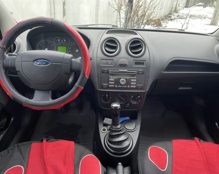 Червоний Форд Фієста, об'ємом двигуна 1.2 л та пробігом 200 тис. км за 3500 $, фото 2 на Automoto.ua