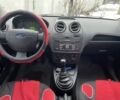 Червоний Форд Фієста, об'ємом двигуна 1.2 л та пробігом 200 тис. км за 3500 $, фото 2 на Automoto.ua