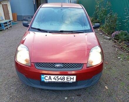 Красный Форд Фиеста, объемом двигателя 1.3 л и пробегом 190 тыс. км за 3800 $, фото 1 на Automoto.ua