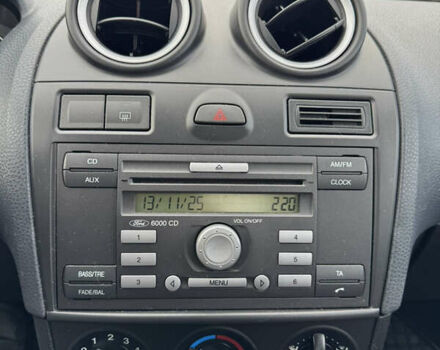 Красный Форд Фиеста, объемом двигателя 1.4 л и пробегом 210 тыс. км за 3650 $, фото 10 на Automoto.ua