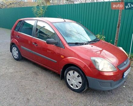 Красный Форд Фиеста, объемом двигателя 1.3 л и пробегом 180 тыс. км за 3800 $, фото 3 на Automoto.ua