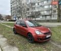 Красный Форд Фиеста, объемом двигателя 1.3 л и пробегом 195 тыс. км за 2550 $, фото 1 на Automoto.ua