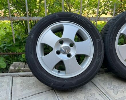 Червоний Форд Фієста, об'ємом двигуна 1.2 л та пробігом 200 тис. км за 3500 $, фото 4 на Automoto.ua