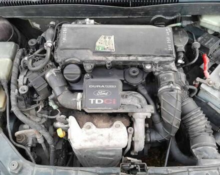 Красный Форд Фиеста, объемом двигателя 1.4 л и пробегом 306 тыс. км за 4100 $, фото 8 на Automoto.ua