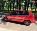 Красный Форд Фиеста, объемом двигателя 1.2 л и пробегом 219 тыс. км за 3600 $, фото 1 на Automoto.ua