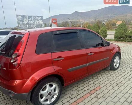 Красный Форд Фиеста, объемом двигателя 1.4 л и пробегом 230 тыс. км за 3999 $, фото 4 на Automoto.ua