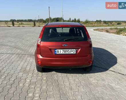 Красный Форд Фиеста, объемом двигателя 1.24 л и пробегом 270 тыс. км за 3350 $, фото 2 на Automoto.ua
