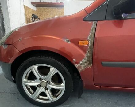 Червоний Форд Фієста, об'ємом двигуна 1.4 л та пробігом 214 тис. км за 3500 $, фото 3 на Automoto.ua