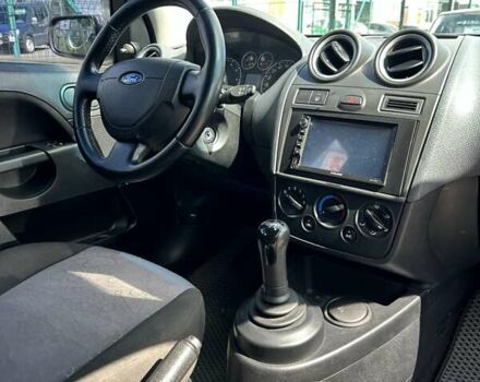 Форд Фиеста 2006 в Сумах на Automoto.ua Красный Форд Фиеста, объемом двигателя 1.39 л и пробегом 139 тыс. км за 5500 $, фото 25 на Automoto.ua