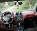 Красный Форд Фиеста, объемом двигателя 1.4 л и пробегом 306 тыс. км за 4100 $, фото 7 на Automoto.ua