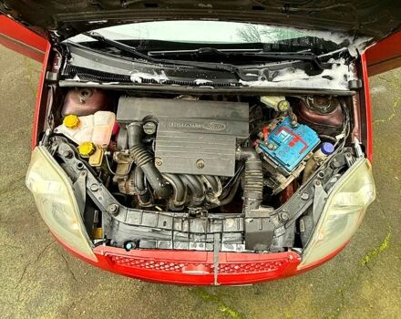 Червоний Форд Фієста, об'ємом двигуна 1.4 л та пробігом 199 тис. км за 4000 $, фото 8 на Automoto.ua