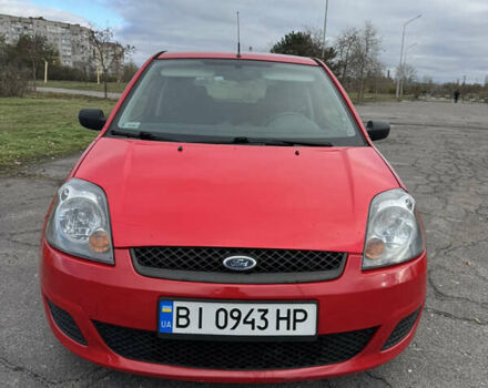 Красный Форд Фиеста, объемом двигателя 1.4 л и пробегом 210 тыс. км за 3650 $, фото 1 на Automoto.ua