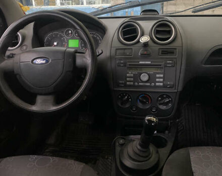 Форд Фієста 2006 у Запоріжжя на Automoto.ua Червоний Форд Фієста, об'ємом двигуна 1.39 л та пробігом 154 тис. км за 4200 $, фото 1 на Automoto.ua