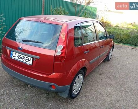 Красный Форд Фиеста, объемом двигателя 1.3 л и пробегом 180 тыс. км за 3800 $, фото 7 на Automoto.ua