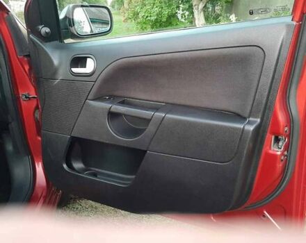 Красный Форд Фиеста, объемом двигателя 1.4 л и пробегом 306 тыс. км за 4100 $, фото 9 на Automoto.ua