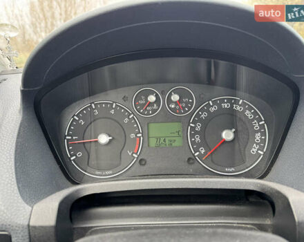 Красный Форд Фиеста, объемом двигателя 1.4 л и пробегом 210 тыс. км за 3650 $, фото 9 на Automoto.ua