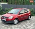 Червоний Форд Фієста, об'ємом двигуна 1.39 л та пробігом 309 тис. км за 2950 $, фото 1 на Automoto.ua