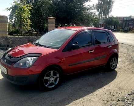 Красный Форд Фиеста, объемом двигателя 1.4 л и пробегом 199 тыс. км за 4500 $, фото 1 на Automoto.ua