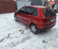 Красный Форд Фиеста, объемом двигателя 1.2 л и пробегом 210 тыс. км за 4500 $, фото 4 на Automoto.ua