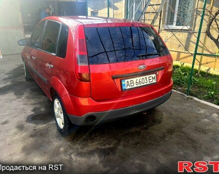 Червоний Форд Фієста, об'ємом двигуна 1.3 л та пробігом 210 тис. км за 3500 $, фото 2 на Automoto.ua