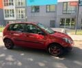 Красный Форд Фиеста, объемом двигателя 1.2 л и пробегом 219 тыс. км за 3600 $, фото 2 на Automoto.ua