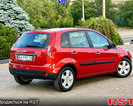 Красный Форд Фиеста, объемом двигателя 1.2 л и пробегом 207 тыс. км за 4900 $, фото 2 на Automoto.ua