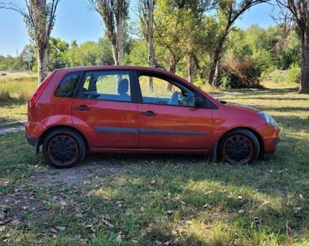 Красный Форд Фиеста, объемом двигателя 1.39 л и пробегом 240 тыс. км за 3800 $, фото 8 на Automoto.ua