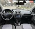 Червоний Форд Фієста, об'ємом двигуна 1.3 л та пробігом 196 тис. км за 1700 $, фото 8 на Automoto.ua