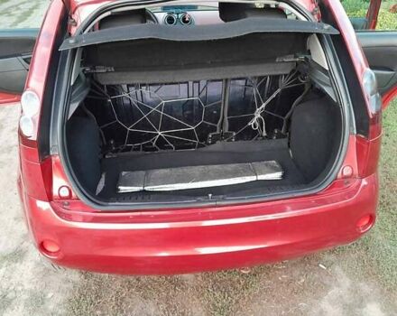 Красный Форд Фиеста, объемом двигателя 1.4 л и пробегом 306 тыс. км за 4100 $, фото 10 на Automoto.ua