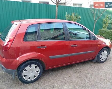 Красный Форд Фиеста, объемом двигателя 1.3 л и пробегом 180 тыс. км за 3800 $, фото 5 на Automoto.ua