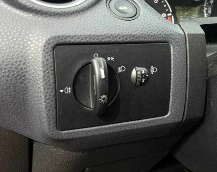 Красный Форд Фиеста, объемом двигателя 1.3 л и пробегом 103 тыс. км за 4790 $, фото 14 на Automoto.ua