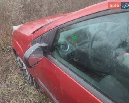 Красный Форд Фиеста, объемом двигателя 1.4 л и пробегом 175 тыс. км за 1750 $, фото 4 на Automoto.ua