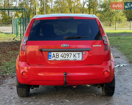 Червоний Форд Фієста, об'ємом двигуна 1.3 л та пробігом 200 тис. км за 3000 $, фото 6 на Automoto.ua