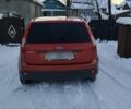 Красный Форд Фиеста, объемом двигателя 1.4 л и пробегом 149 тыс. км за 4000 $, фото 4 на Automoto.ua