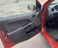 Красный Форд Фиеста, объемом двигателя 1.2 л и пробегом 159 тыс. км за 2750 $, фото 4 на Automoto.ua