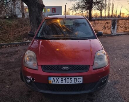 Красный Форд Фиеста, объемом двигателя 1.4 л и пробегом 255 тыс. км за 3100 $, фото 1 на Automoto.ua
